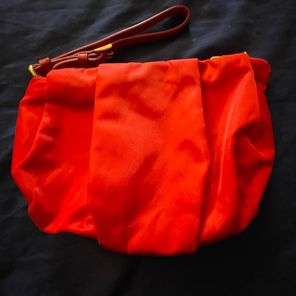 Red Prada Tessuto Wristlet with Bow - Picture 2 of 12